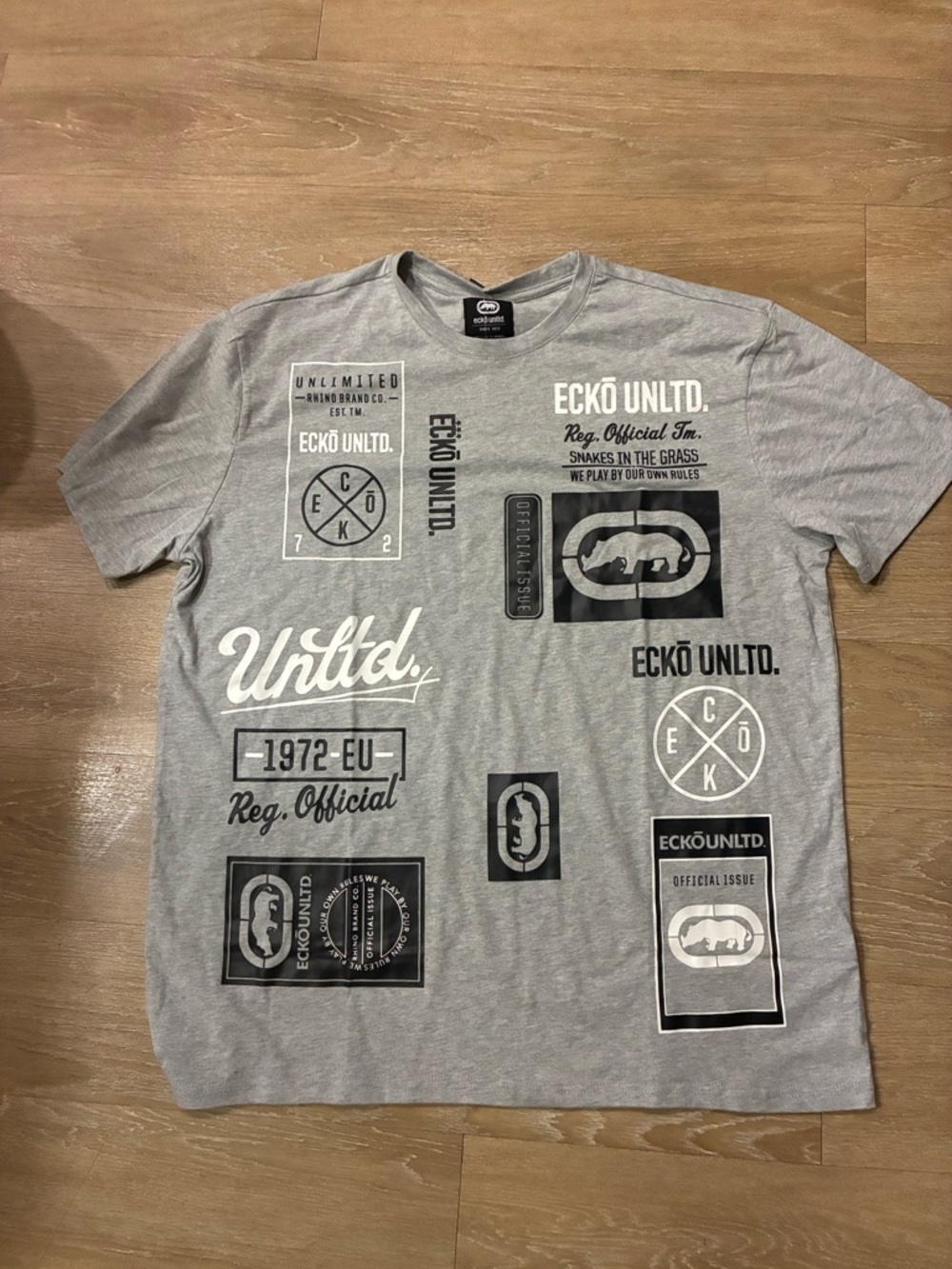 Ecko Unlimited Gray Short-Sleeve Graphic Logo Tee